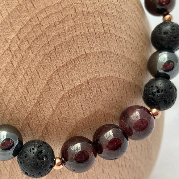 𝅺GARNET and Lava Stretch Beaded Bracelet - Picture 3 of 12